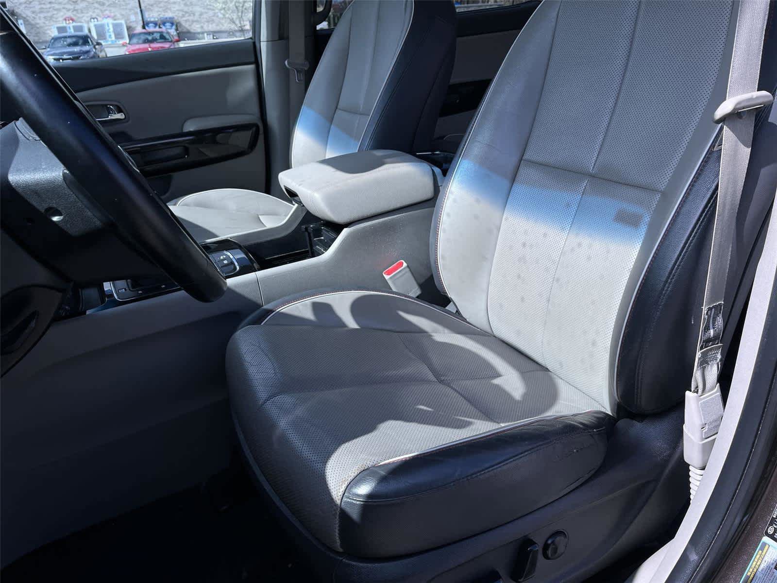 Used 2016 Kia Sedona EX image 14