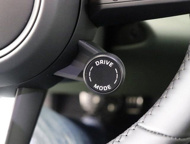 Used 2025 Porsche Macan 4S Electric image 31