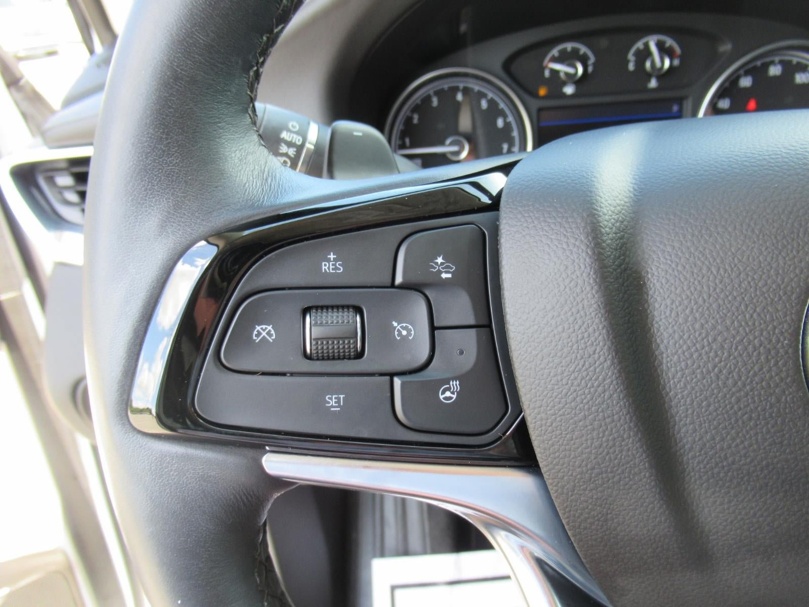 Used 2023 Buick Enclave Essence FWD image 25