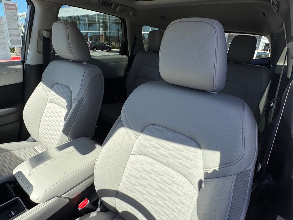 New 2025 Nissan Pathfinder SV w/ SV Premium Package image 10