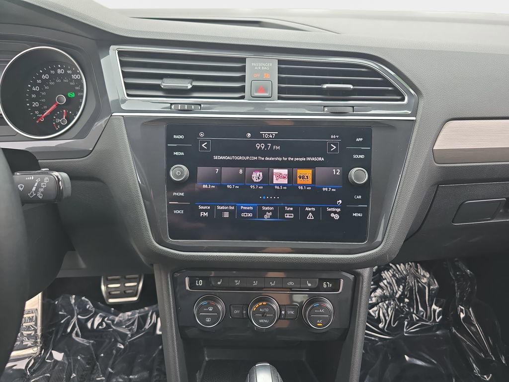 Used 2021 Volkswagen Tiguan SE R-Line FWD image 24