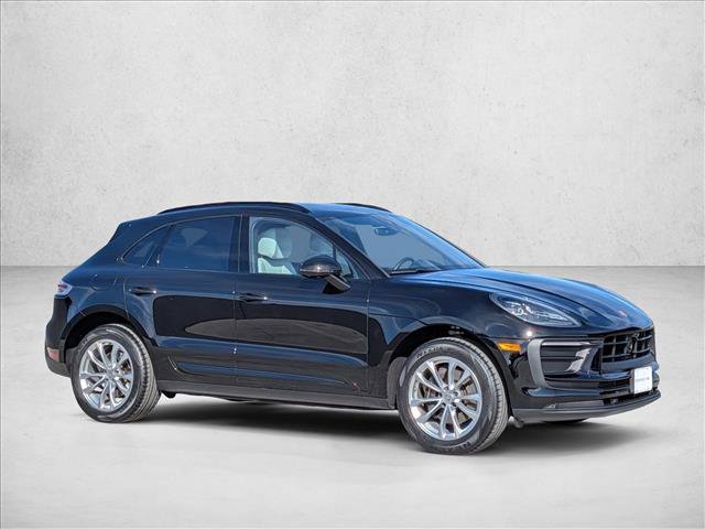 Certified 2024 Porsche Macan image 7