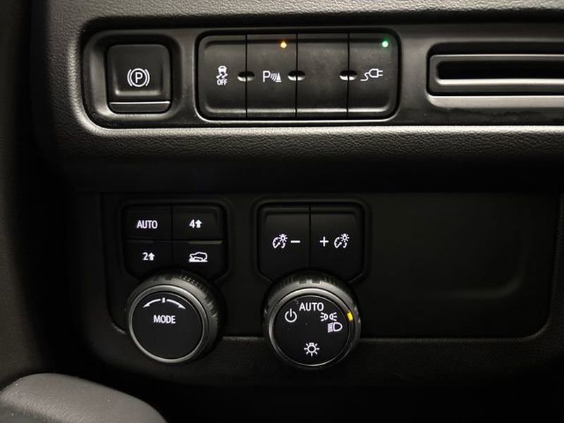 Used 2021 Chevrolet Suburban RST w/ Rear Media and Nav Package AWD/4WD image 56