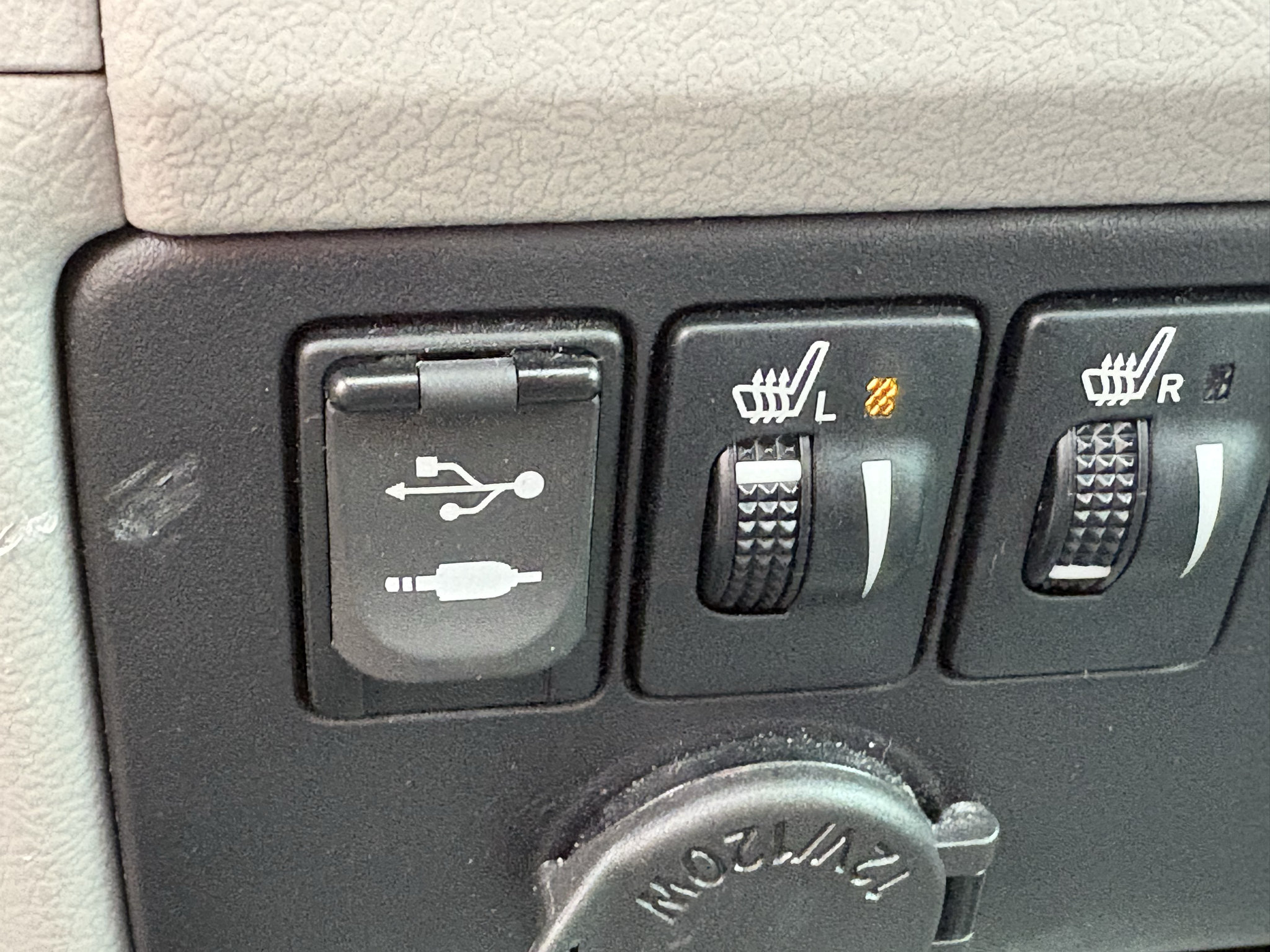 Used 2017 Toyota Sienna XLE FWD image 21
