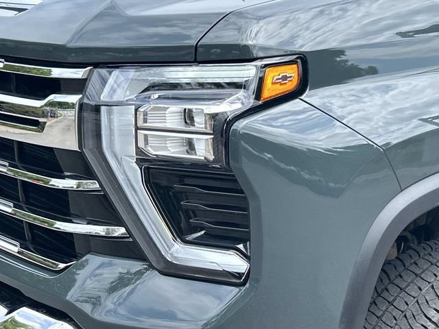 Used 2026 Chevrolet Silverado 2500 LTZ AWD/4WD image 9