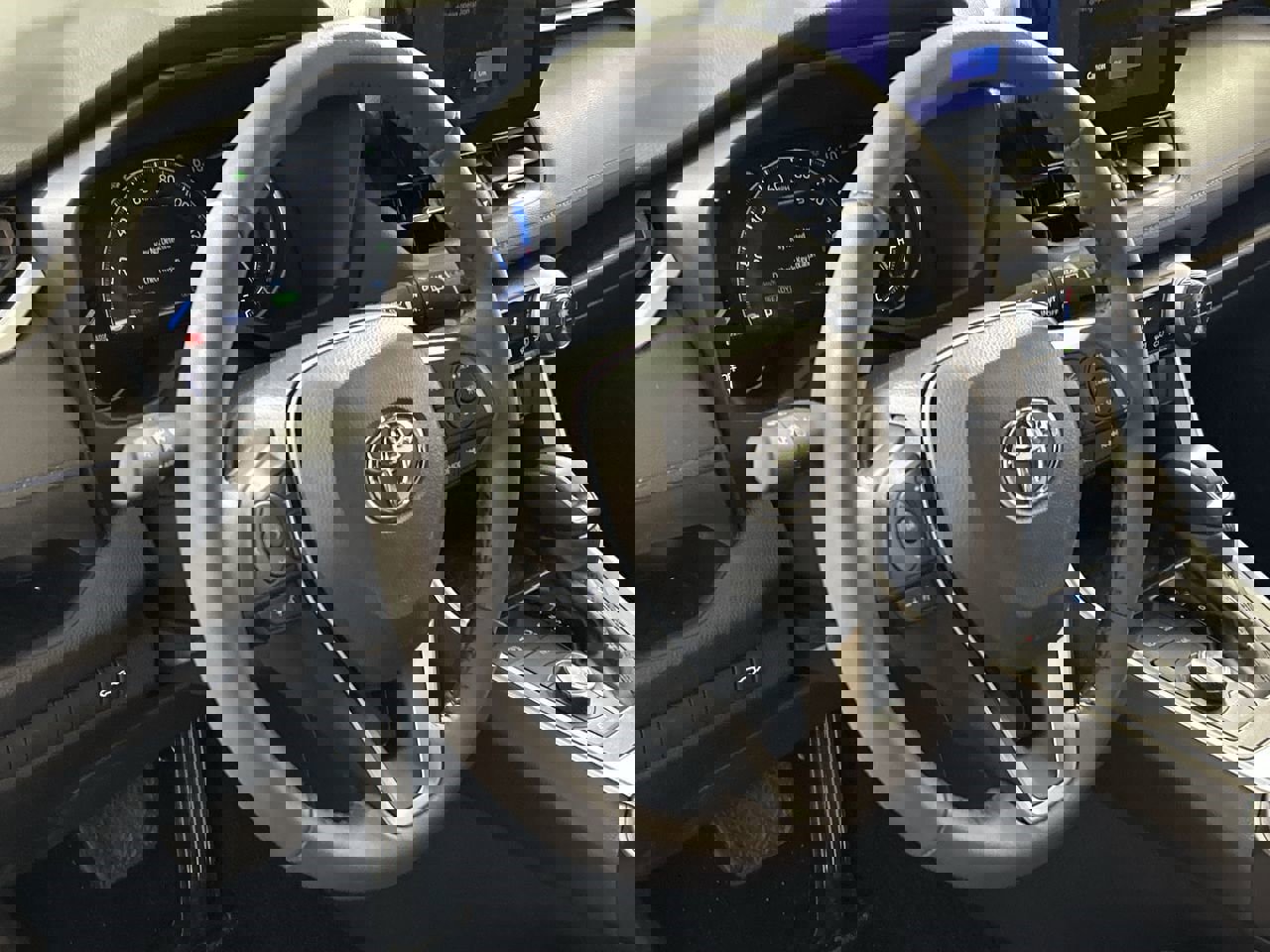 Used 2025 Toyota RAV4 XSE image 14