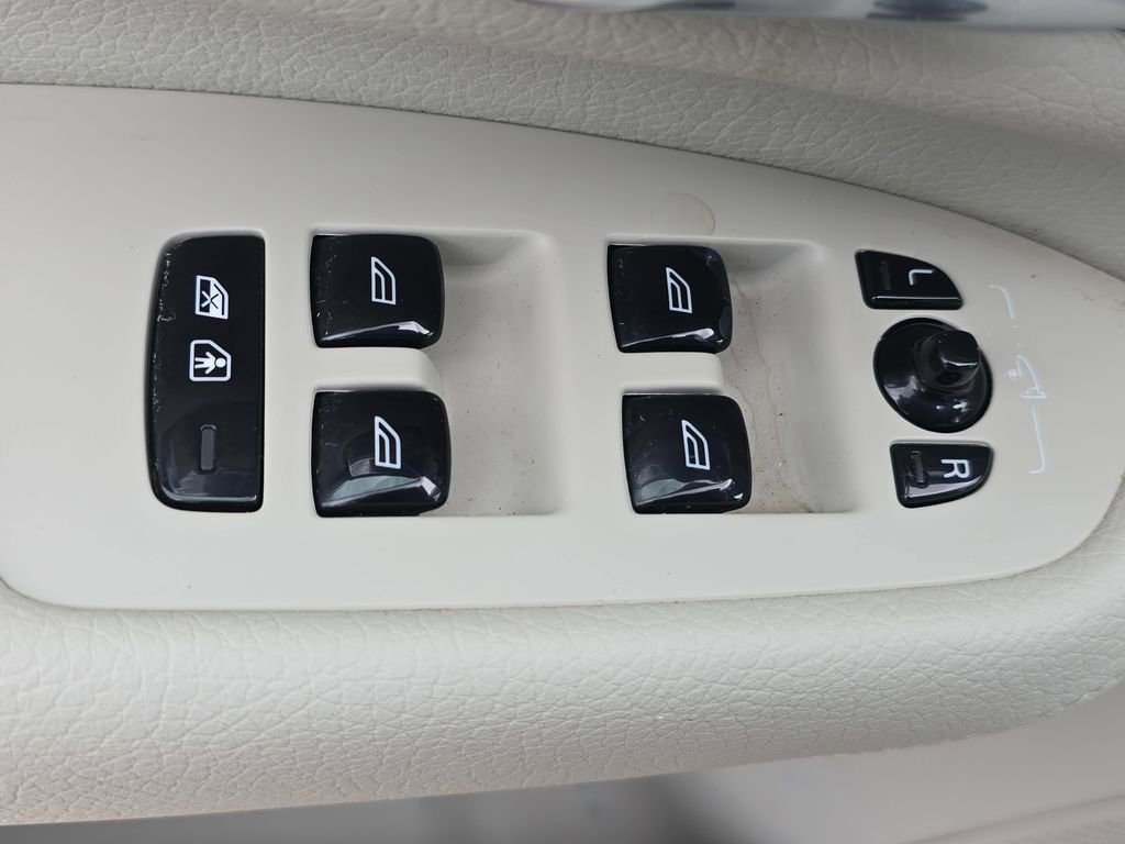 Used 2021 Volvo XC90 T8 Inscription Expression w/ Advanced Package image 28