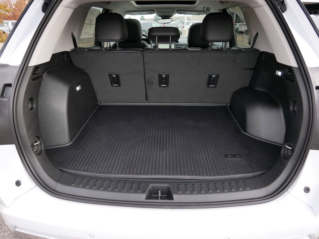 New 2026 GMC Terrain Denali w/ LPO, Black Badging Package image 6