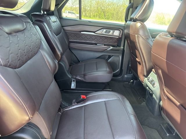 Used 2025 Ford Explorer Platinum w/ LUX Leather Package AWD/4WD image 22