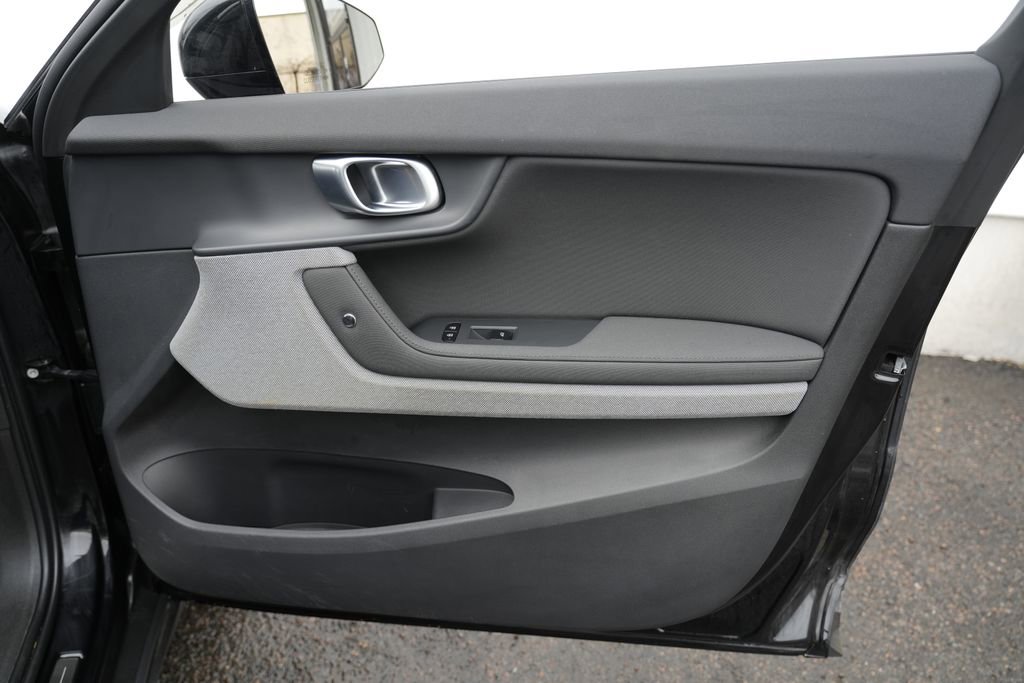 Used 2022 Polestar Polestar 2 w/ Performance Package image 31