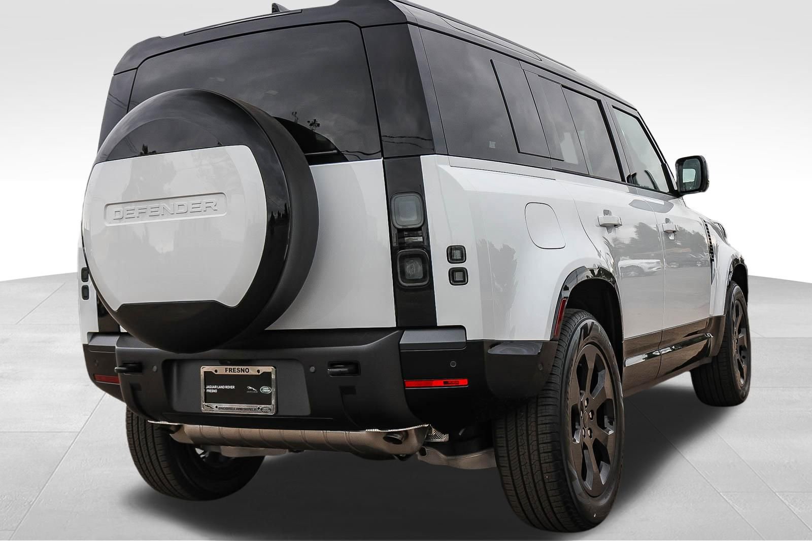 New 2026 Land Rover Defender 110 X-Dynamic SE AWD/4WD image 5