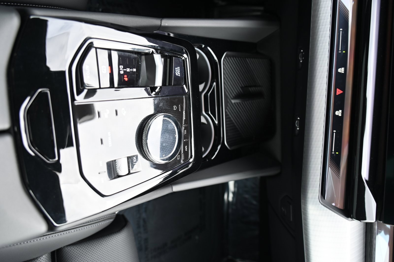 Certified 2025 BMW i5 eDrive40i w/ M Sport Package image 15