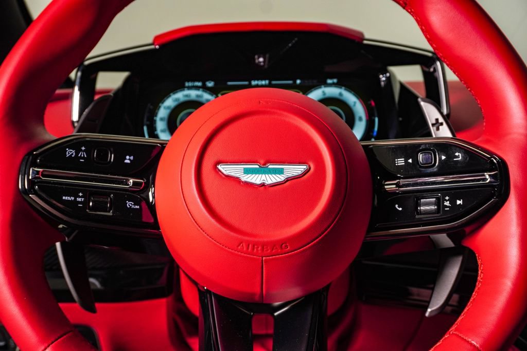 Used 2025 Aston Martin V8 Vantage Roadster RWD image 25