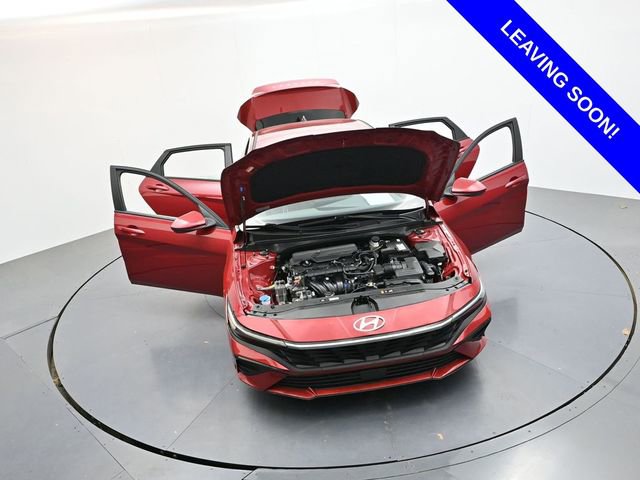Used 2024 Hyundai Elantra SEL FWD image 35