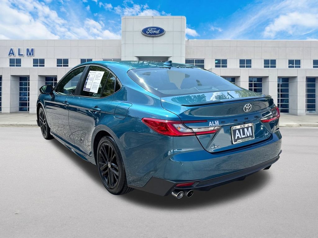 Used 2025 Toyota Camry SE image 7