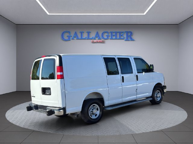Used 2025 Chevrolet Express 2500 w/ Driver Convenience Package RWD image 4