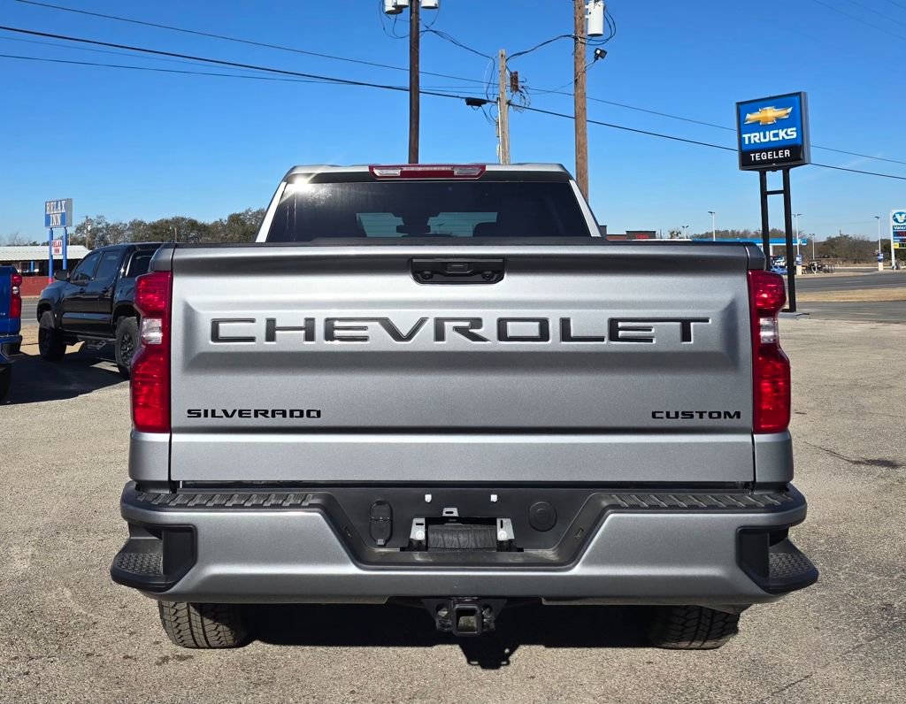 New 2026 Chevrolet Silverado 1500 Custom w/ LPO, Dark Essentials Package image 7