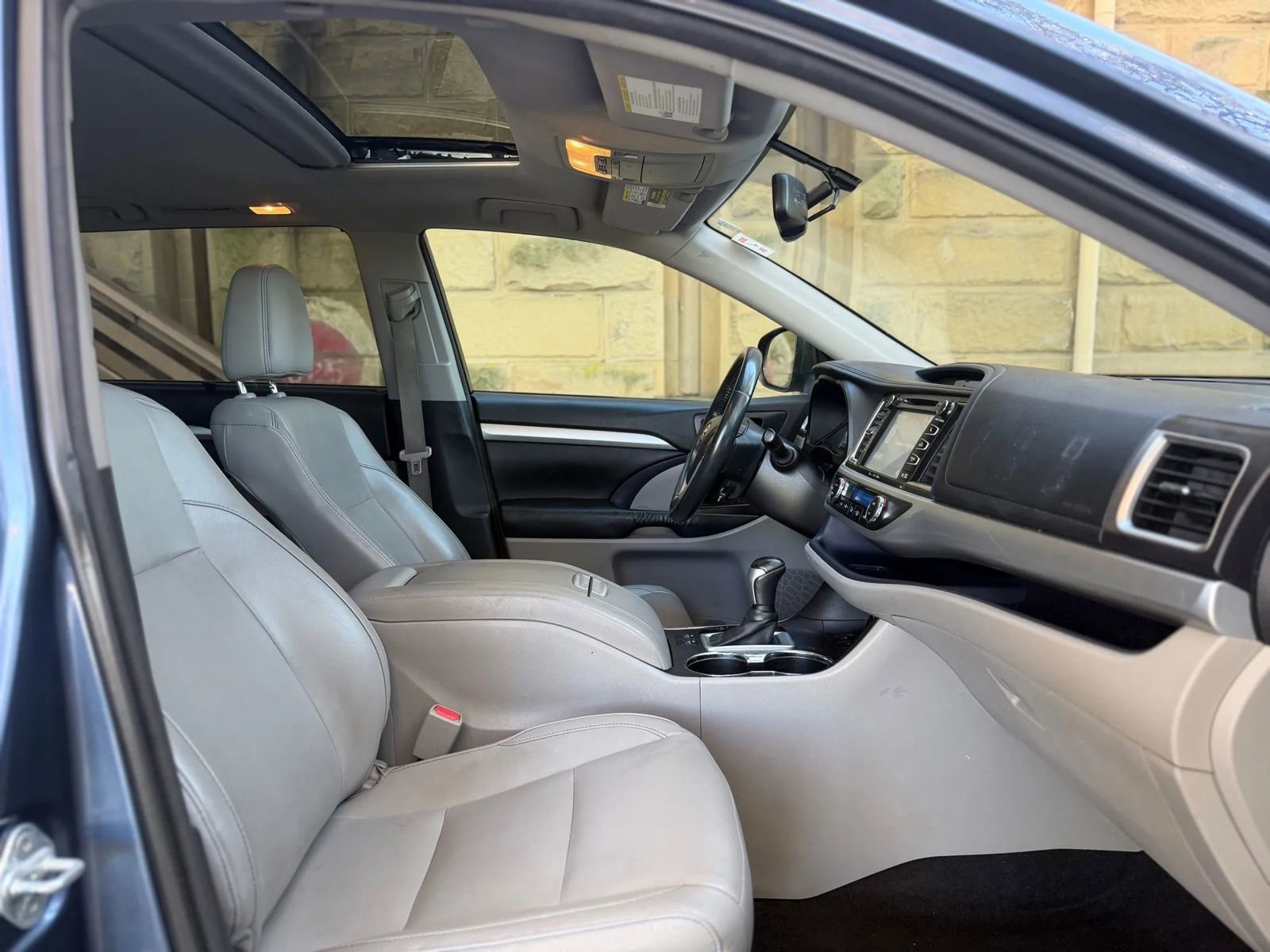 Used 2016 Toyota Highlander XLE AWD/4WD image 39