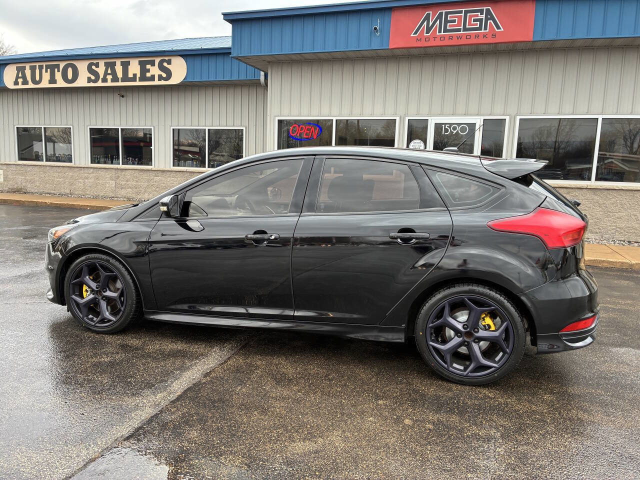 Used 2017 Ford Focus ST image 33