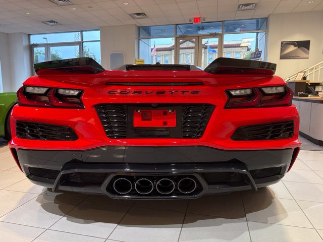 Used 2024 Chevrolet Corvette Z06 RWD image 3