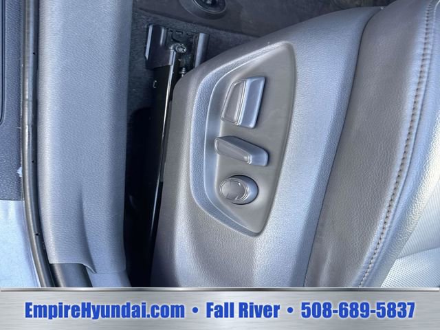 Used 2020 Toyota Camry XLE w/ Sunroof Package FWD image 18