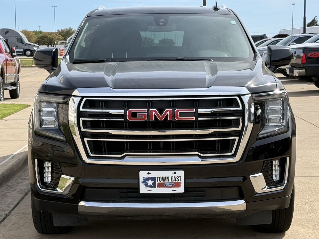 Used 2022 GMC Yukon XL SLT image 8