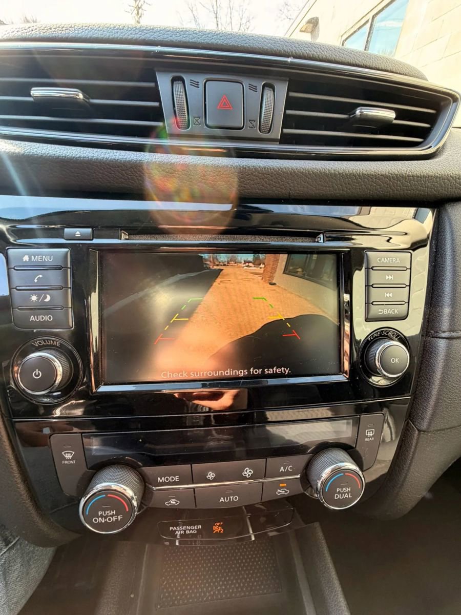 Used 2020 Nissan Rogue SV image 13