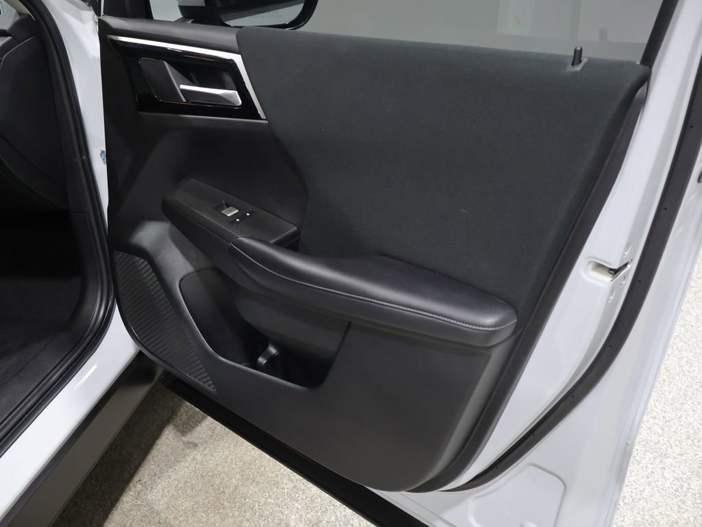 Used 2023 Mitsubishi Outlander ES AWD/4WD image 23