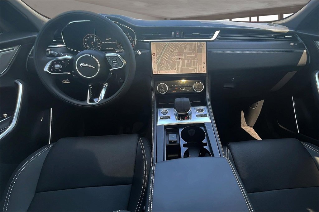 New 2026 Jaguar F-PACE R-Dynamic S image 5