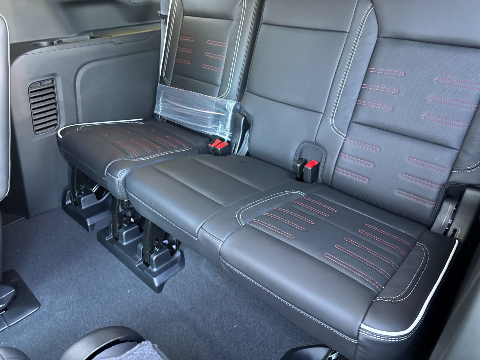 New 2026 GMC Yukon XL AT4 Ultimate AWD/4WD image 16