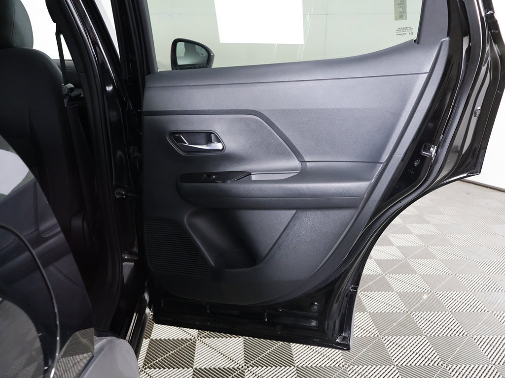 Used 2025 Nissan Kicks SV AWD/4WD image 25