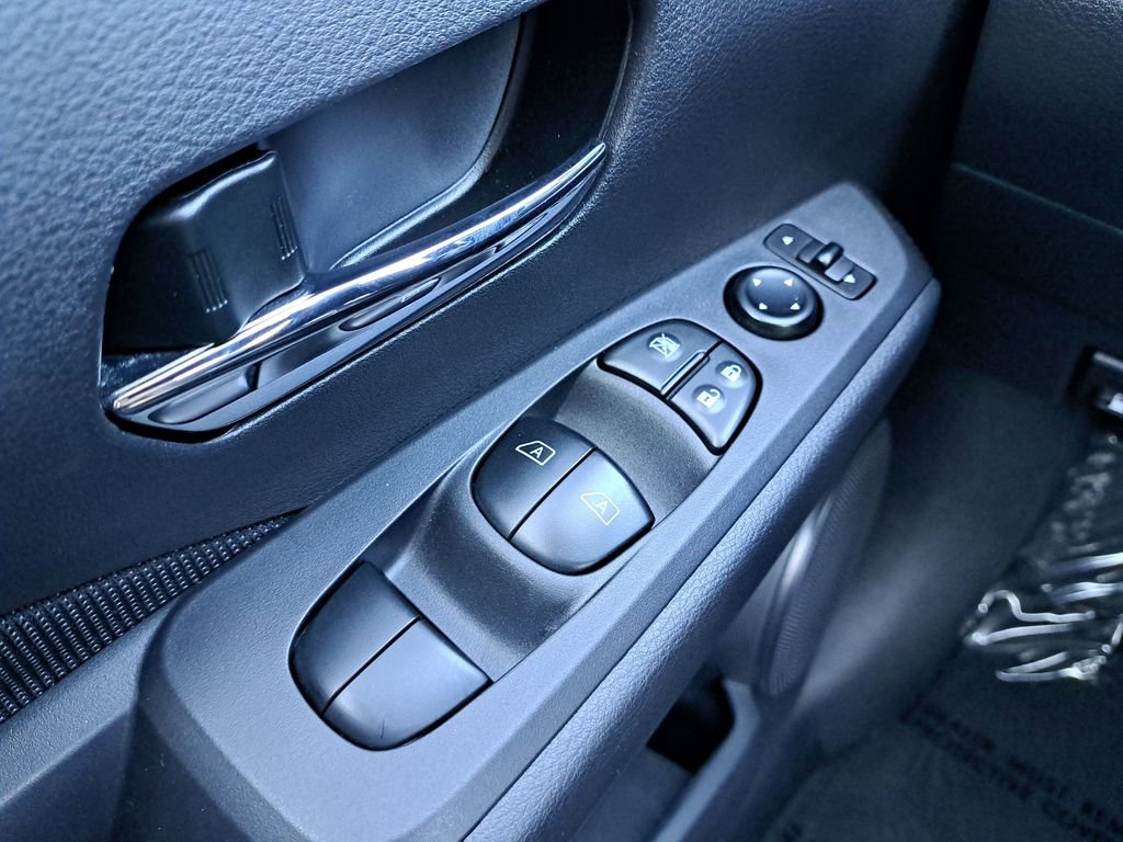 Used 2023 Nissan Kicks SV image 25