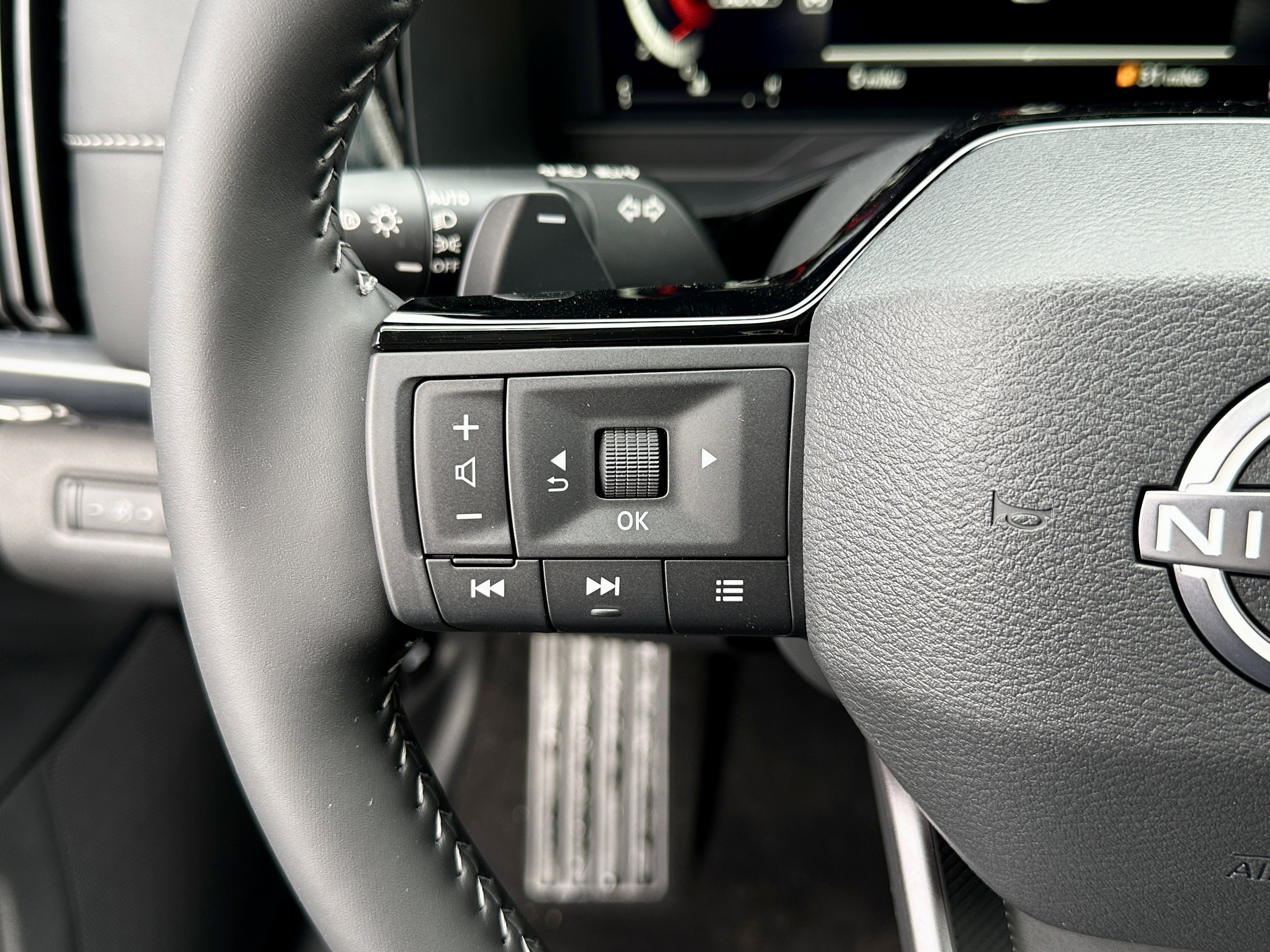 New 2026 Nissan Pathfinder SL AWD/4WD image 21