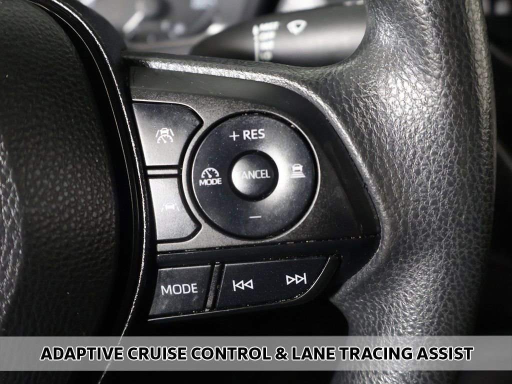 Used 2023 Toyota Corolla LE image 3