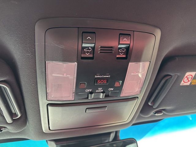 Used 2021 Lexus GX 460 Premium w/ Premium Package image 18