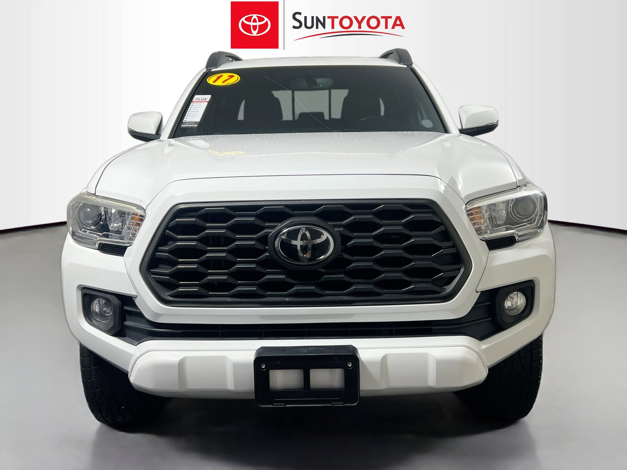Used 2017 Toyota Tacoma Limited image 10