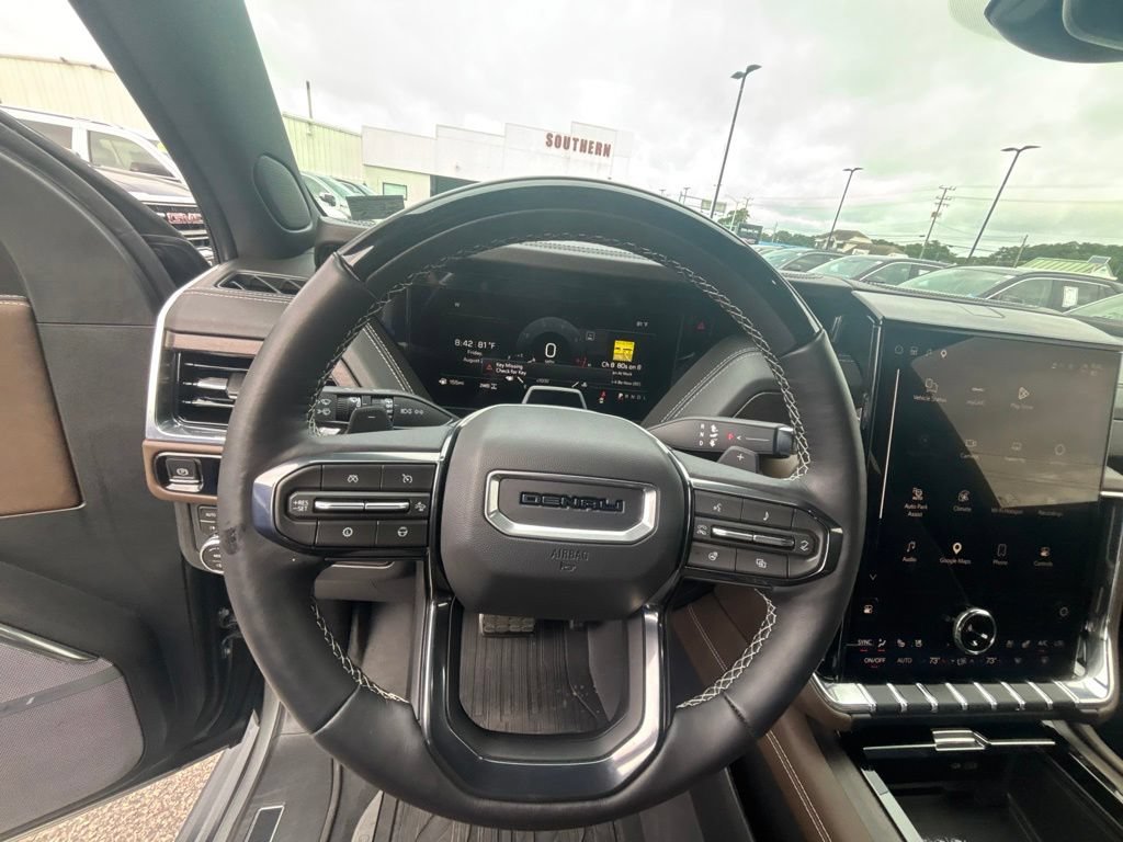 Used 2026 GMC Yukon Denali Ultimate w/ LPO, Illumination Package AWD/4WD image 13