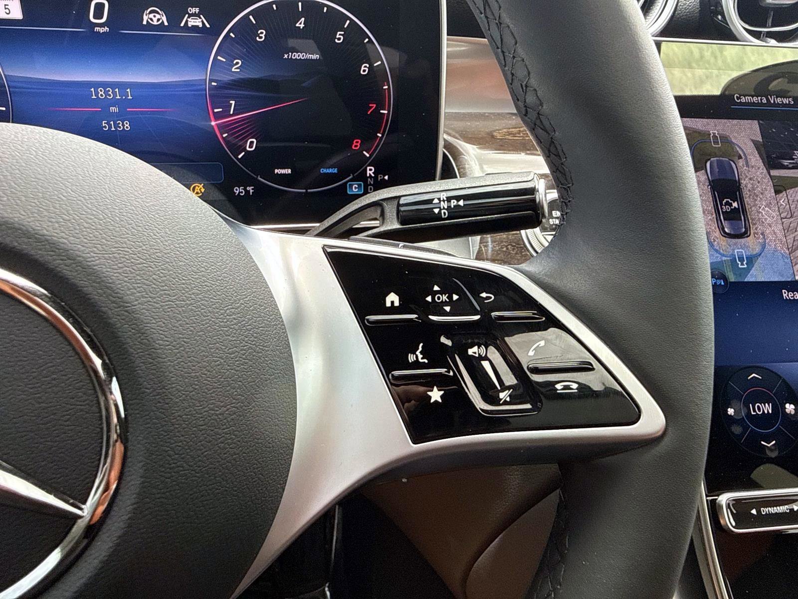 Used 2025 Mercedes-Benz GLC 300 4MATIC image 29