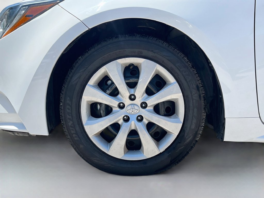 Used 2026 Toyota Corolla LE FWD image 29