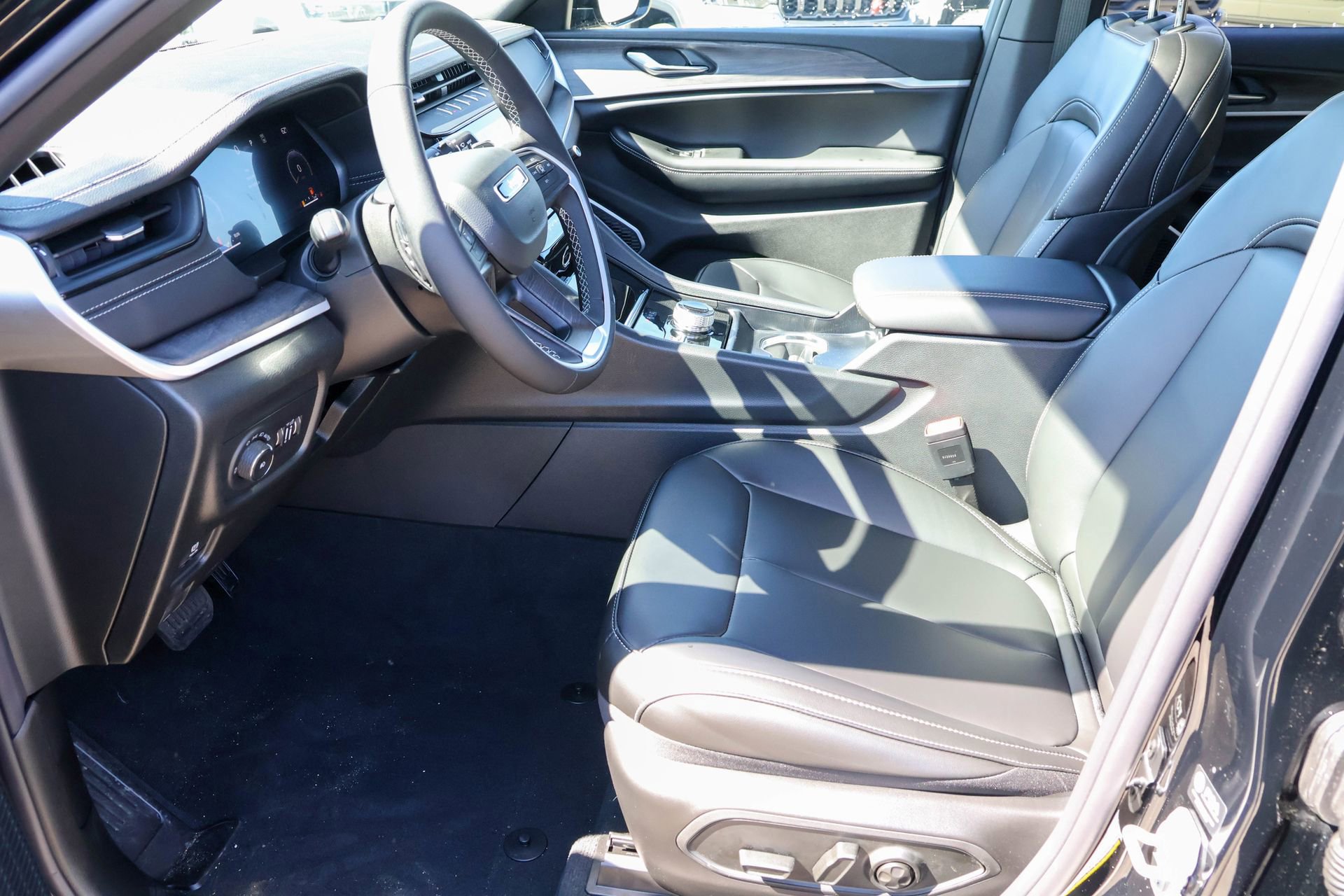 New 2026 Jeep Grand Cherokee Limited image 4