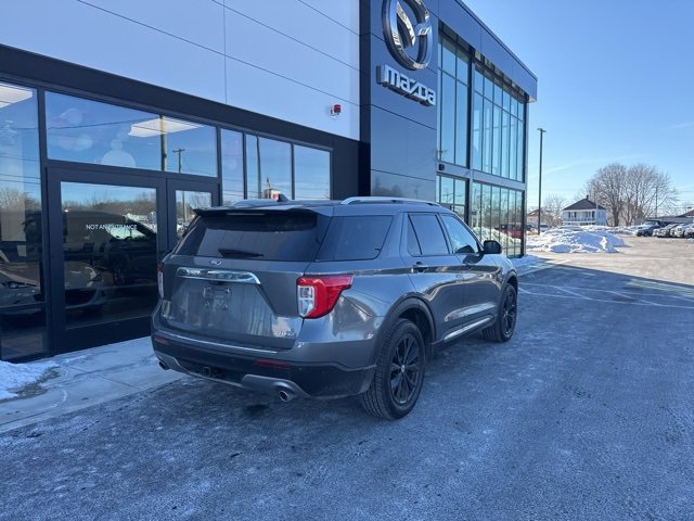 Used 2022 Ford Explorer Limited w/ Equipment Group 301A image 3