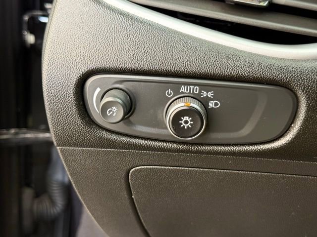 Used 2023 Chevrolet Malibu LT image 30