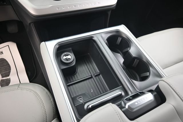 New 2026 Ford Expedition Active AWD/4WD image 24