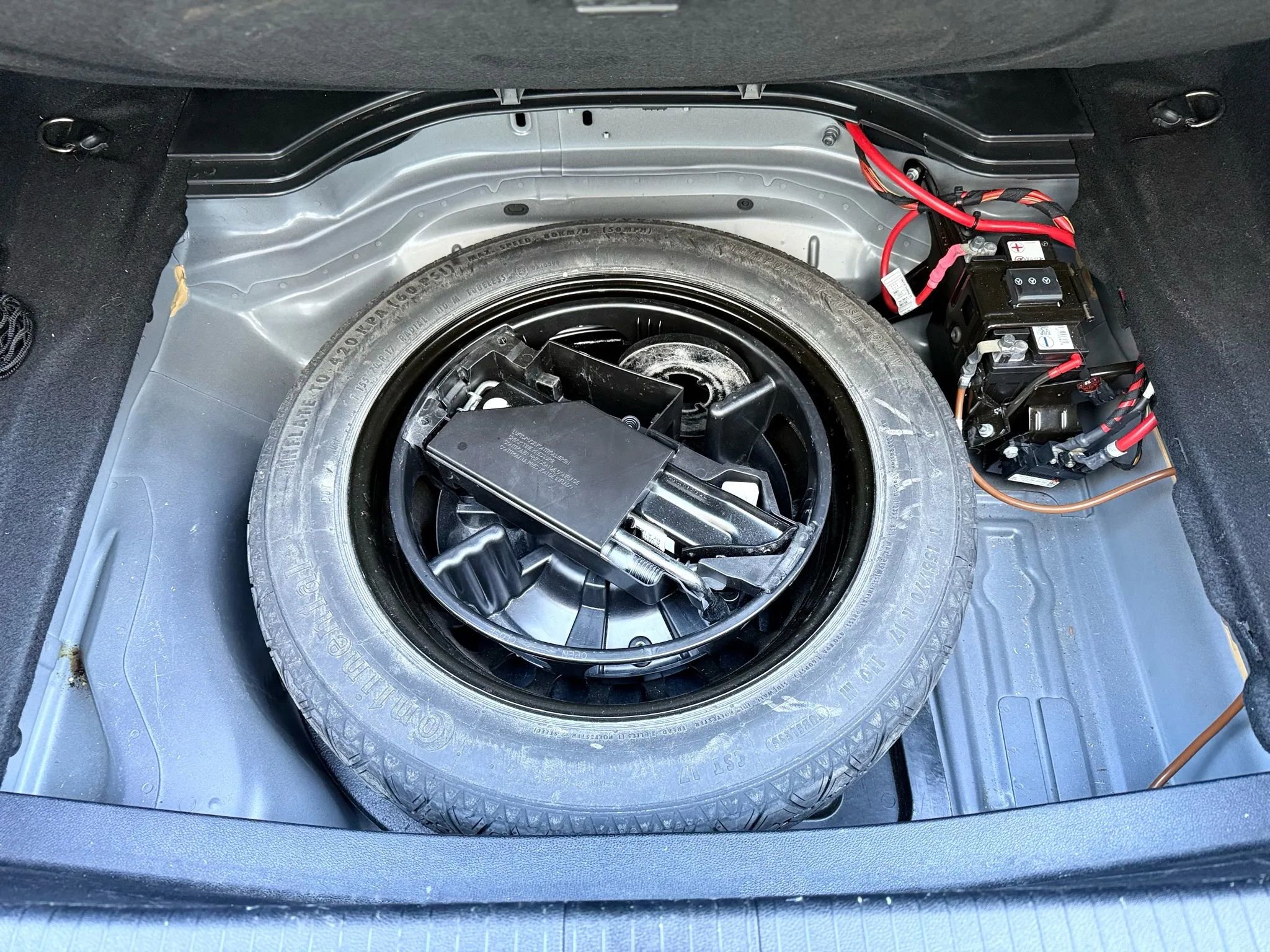 Used 2014 Mercedes-Benz E 350 4MATIC Sedan image 45