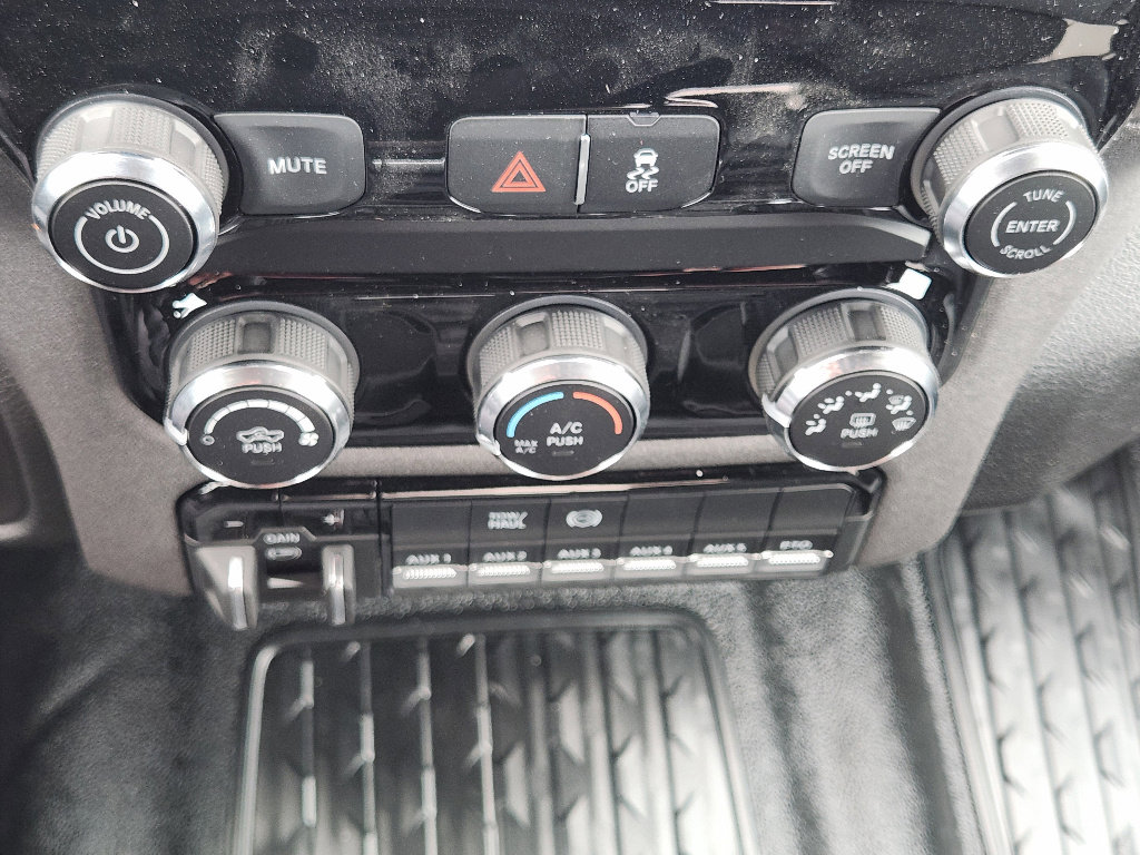 New 2026 RAM 5500 4x4 Crew Cab image 16