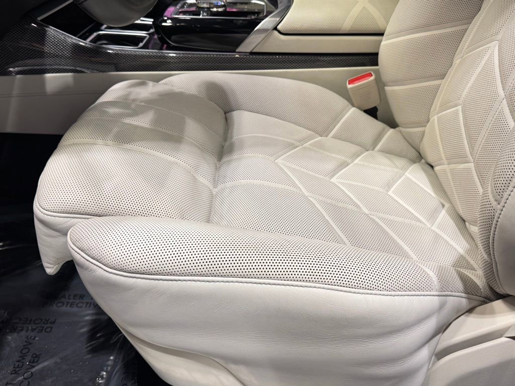 Used 2023 BMW 760i xDrive w/ Executive Package image 20