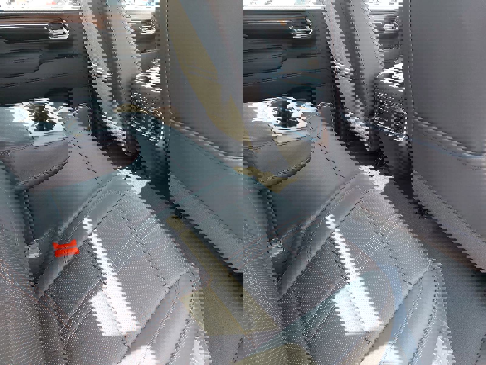 Used 2025 Chevrolet Silverado 2500 High Country w/ High Country Premium Package image 12