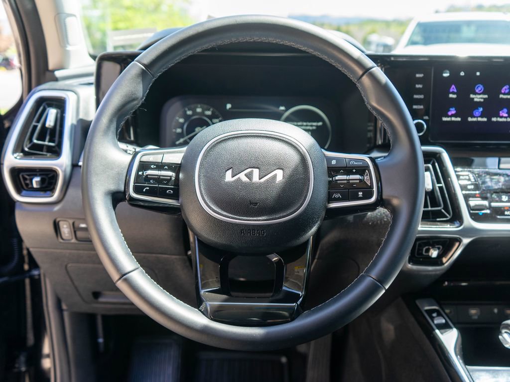 Certified 2023 Kia Sorento SX AWD/4WD image 16
