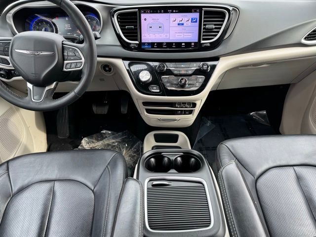 Used 2022 Chrysler Pacifica Touring-L FWD image 10