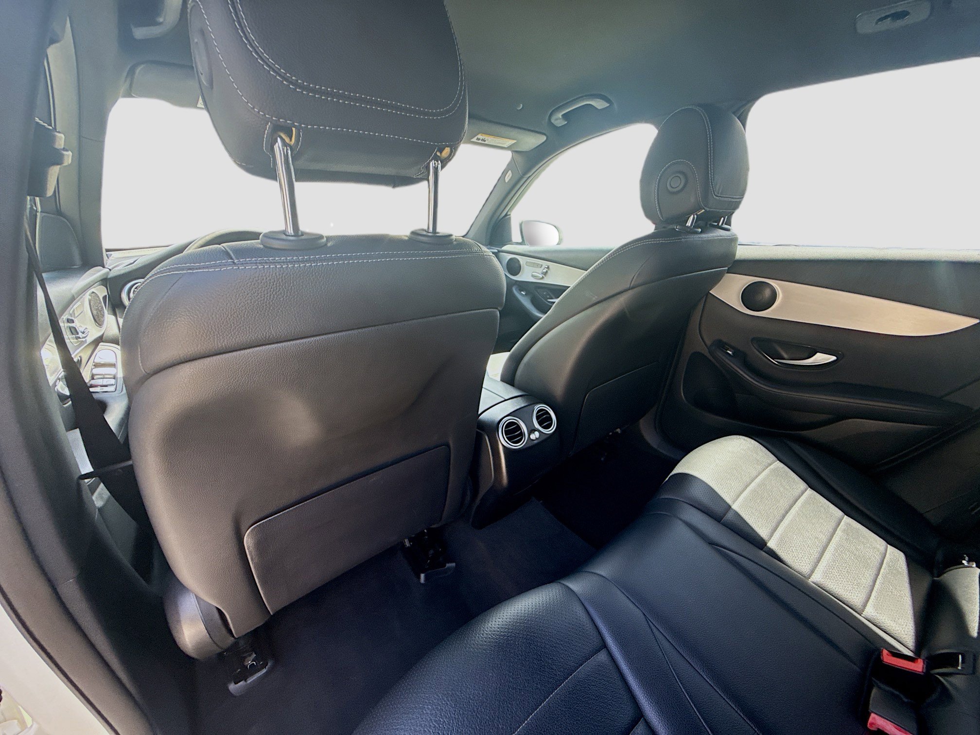 Used 2022 Mercedes-Benz GLC 300 w/ Premium Package Lite image 24